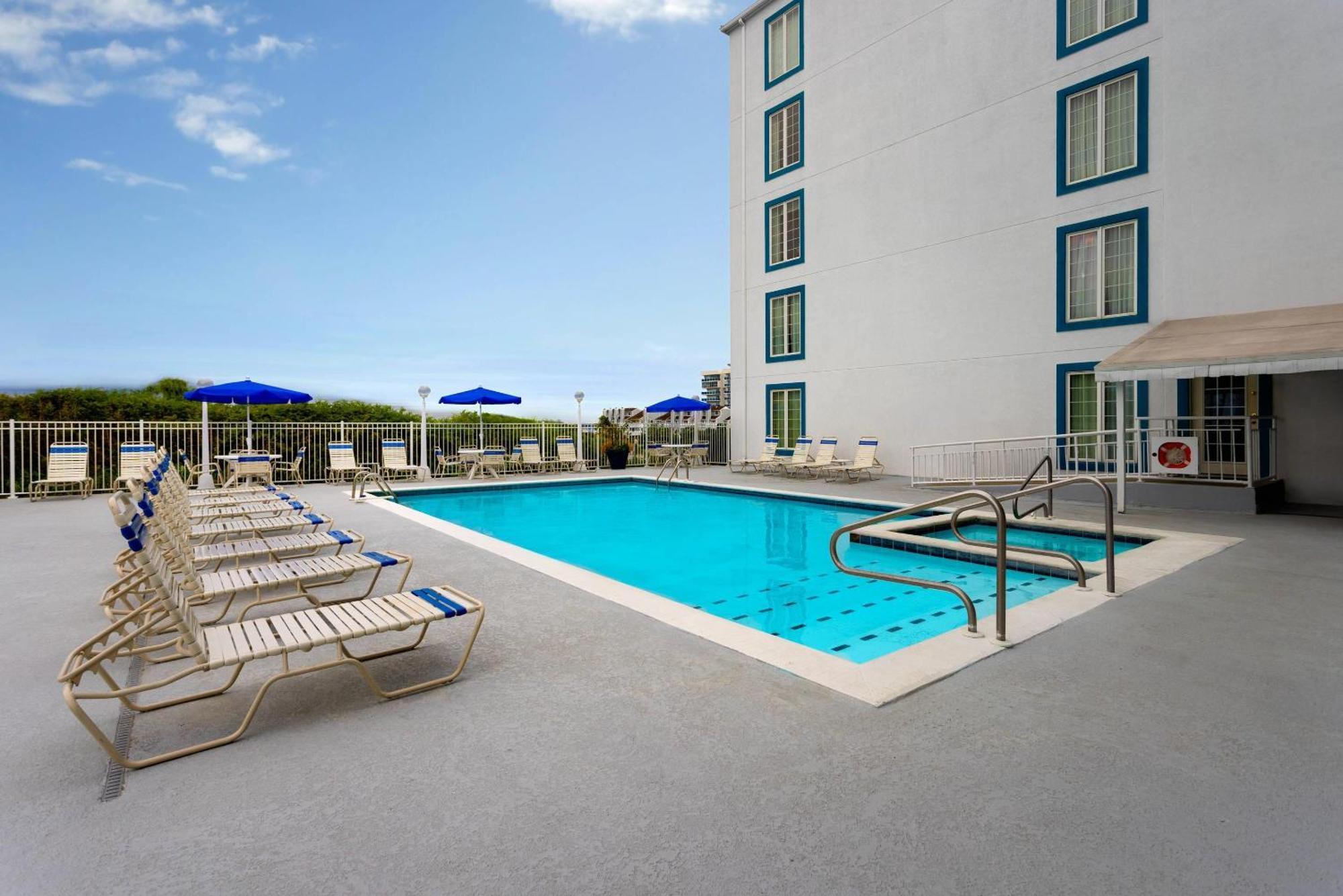 Coconut Malorie Hotel, Ascend Collection Hotel 3*